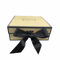 Luxury Cardboard Magnetic Foldable Gift Box With Ribbon Closure