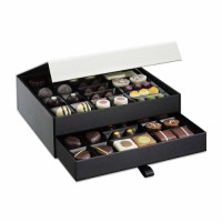 Luxury Candy Ruffles Chocolate Packaging Boxes Rigid Magnetic Chocolate Gift Box